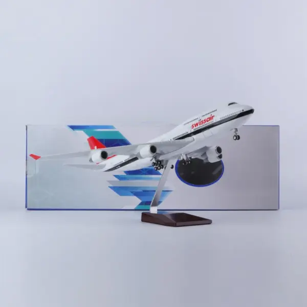 1:150 Scale Swiss Airlines B747 Model Plane