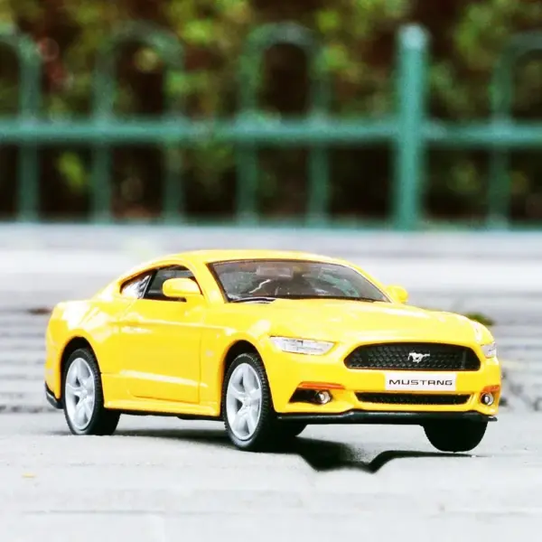 1:36 Scale Diecast Ford Mustang GT Model - Image 8