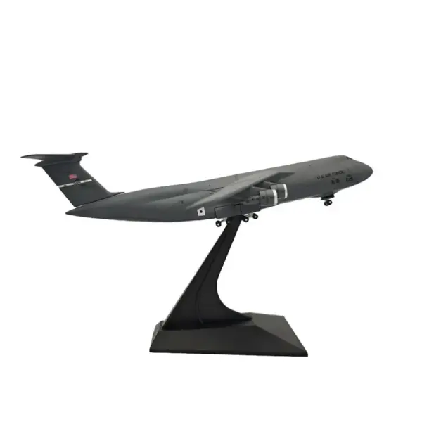 Lockheed C-5 Galaxy Diecast Model 1:400 Scale - Image 3