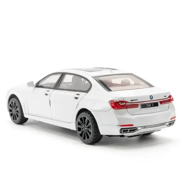 1:24 BMW 760LI Diecast Alloy Model Car - Image 8