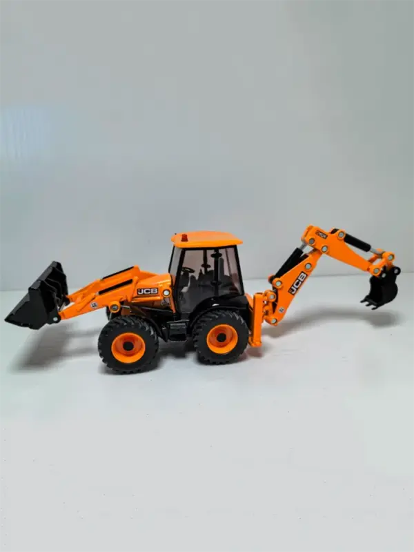 1:50 Scale JCB 4CX Backhoe Loader Model - Image 6