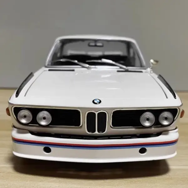 Diecast 1:18 BMW 3.0 CSL E9 Model - Image 3