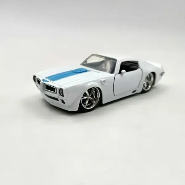 1972 Pontiac Firebird Diecast Model 1:32 Scale - Image 5