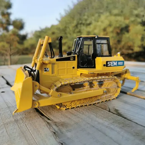 1:35 CAT Bulldozer SEM822 Diecast Model Vehicle