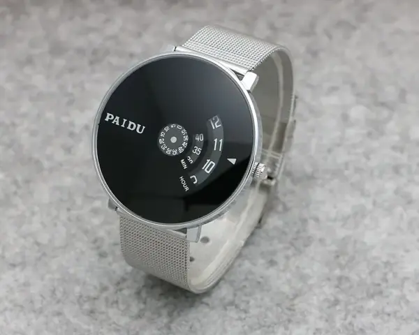 Minimalist UTHAI CQ208 Rotary Quartz Watch - Image 14