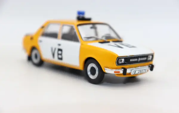 1:43 Scale Diecast Škoda 120L VB Police Car - Image 2