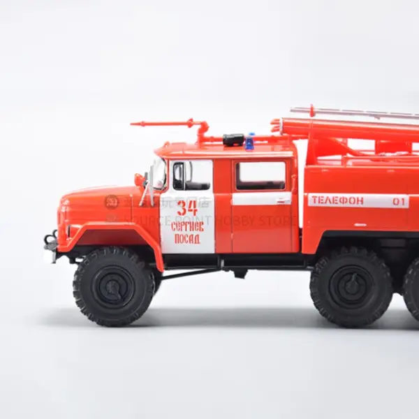 1:43 Scale Diecast Alloy Soviet Fire Truck - Image 6