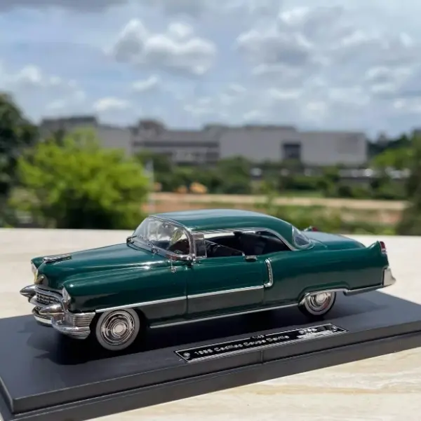 1:43 Scale Diecast Alloy Cadillac Coupe Model - Image 11