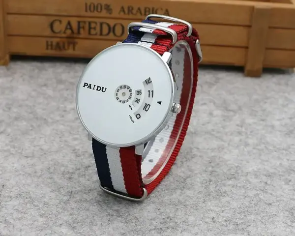 Minimalist UTHAI CQ208 Rotary Quartz Watch - Image 8