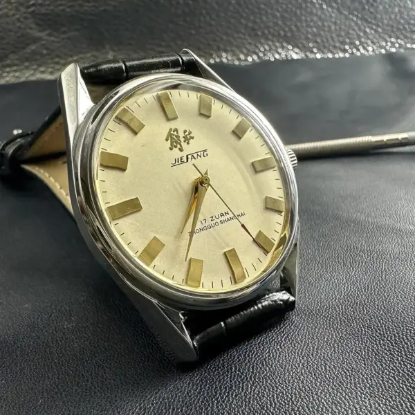 Vintage Mechanical Hand Wind Wristwatch 40MM - Image 2