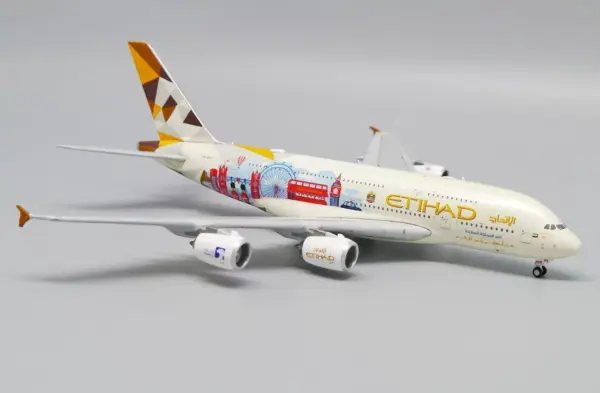 Etihad A380 Diecast Model 1:400 Scale - Image 4