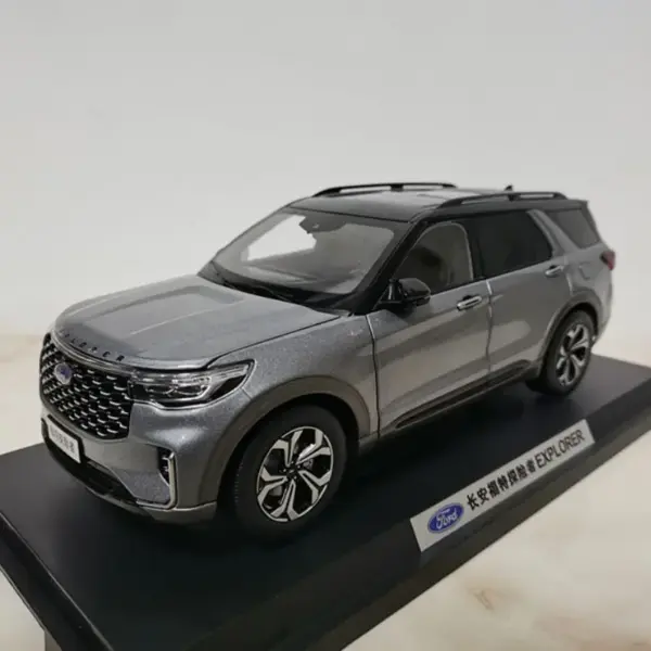 1:18 Scale Metal Ford Explorer Diecast Model