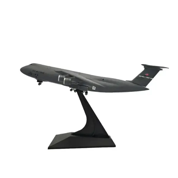 Lockheed C-5 Galaxy Diecast Model 1:400 Scale - Image 5