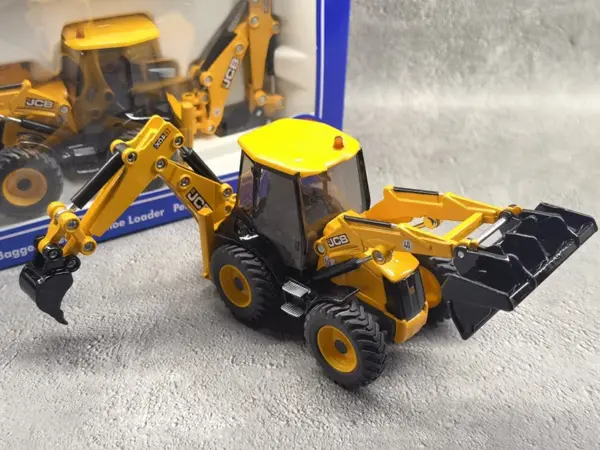 1:50 Scale JCB 4CX Diecast Backhoe Loader - Image 4