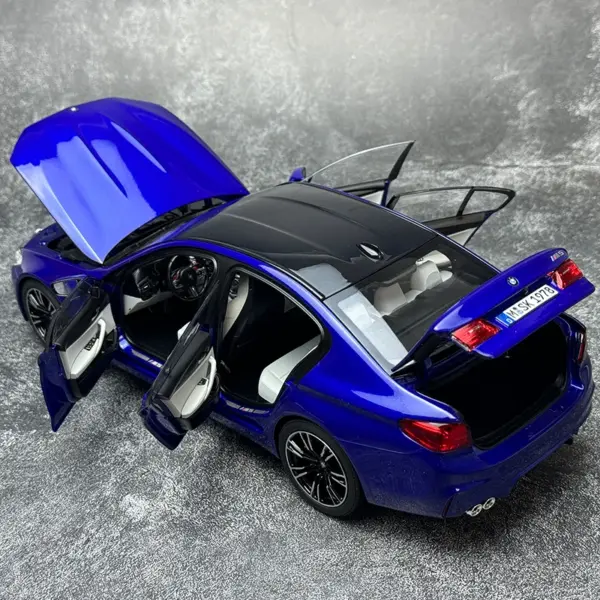 BMW M5 F90 1:18 Scale Metal Model Car - Image 5