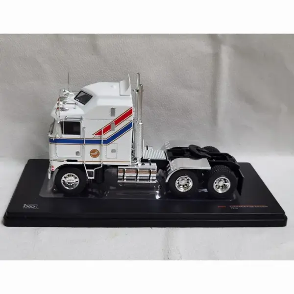 1976 Kenworth K100 1:43 Scale Model Truck - Image 2