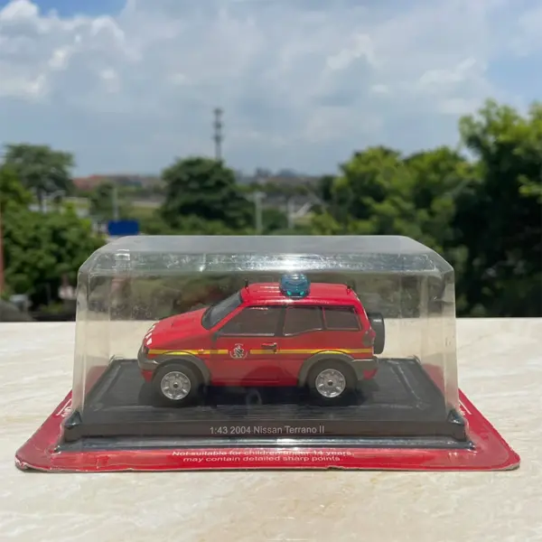 1:43 Scale Nissan Terrano II Fire Truck Model - Image 6