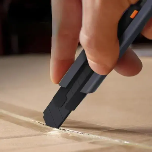Retractable Utility Knife with Carbon Steel Blade - Image 3