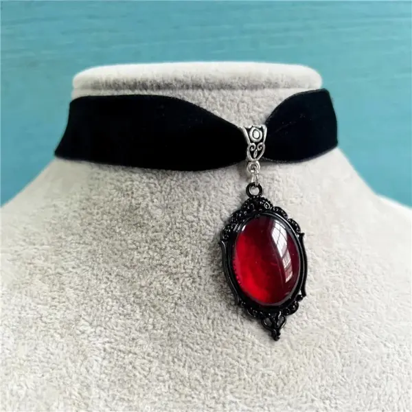 Neo-Gothic Vampire Cameo Velvet Choker Necklace - Image 3
