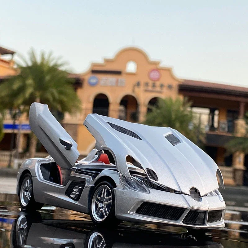 1:24 Mercedes-Benz SLR Stirling Moss Model Car 2 1:24 Mercedes-Benz SLR Stirling Moss Model Car - Image 2