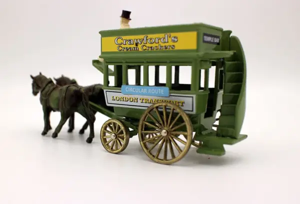 Vintage Horse Drawn Bus Diecast Model DG004020 - Image 4