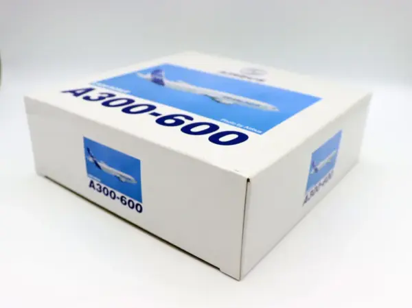 1/400 Scale Airbus A300-600 Diecast Model - Image 6