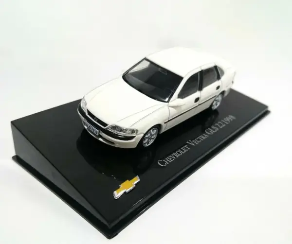Chevrolet Vectra GLS 2.2 1998 Diecast Model - Image 3
