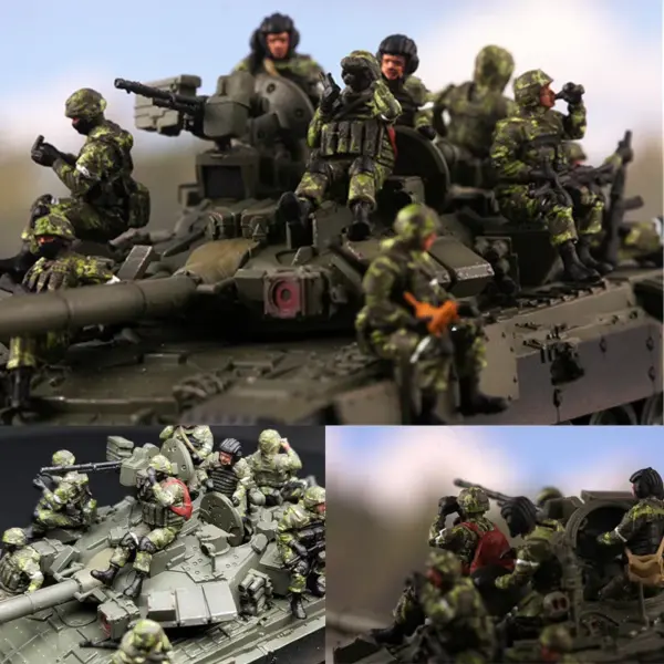 1:72 Scale 10Pcs Russian Schoolbag Soldiers Set - Image 2