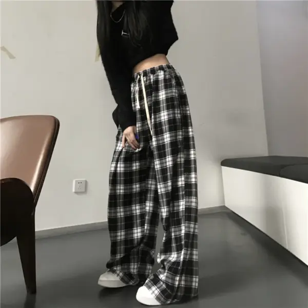 Women's Black Plaid Baggy Sweatpants - Image 4