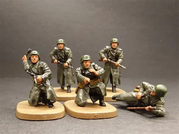 1/72 Scale Set of 5 German Soldier Figures - Image 6