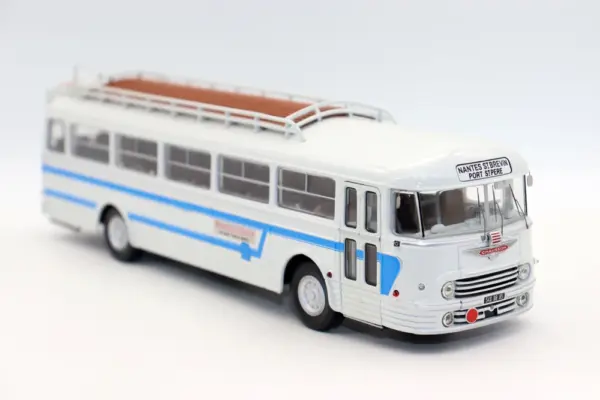 1:43 Scale Chausson AP52 1955 Bus Model - Image 2