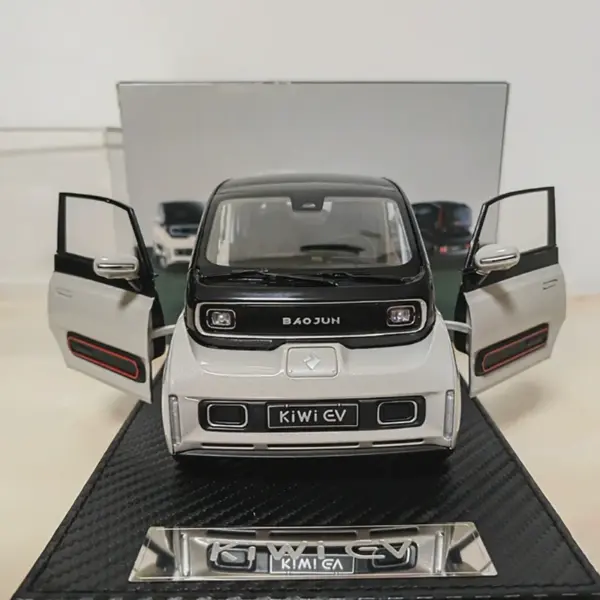 1:18 Wuling KiWi EV Diecast Car Model - Image 2