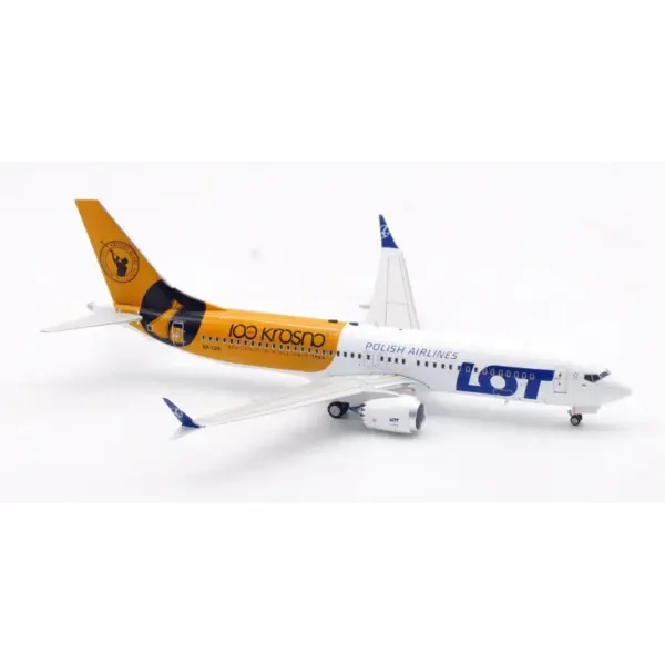 1:200 Diecast LOT Polish Airlines Boeing 737 Model - Image 3