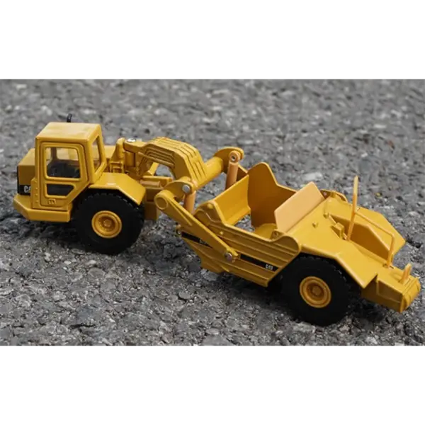 1/64 Scale CAT 611 Wheel Tractor Model - Image 5