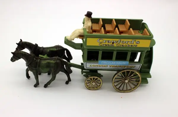 Vintage Horse Drawn Bus Diecast Model DG004020 - Image 6