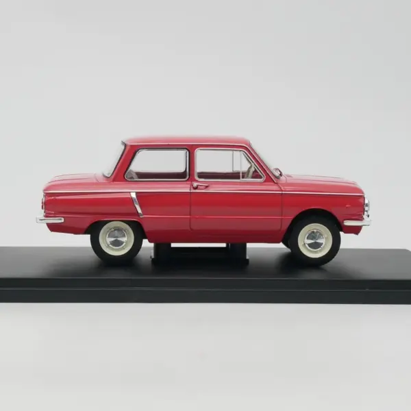 Diecast Alloy ZAZ 966 1:24 Model Car - Image 2