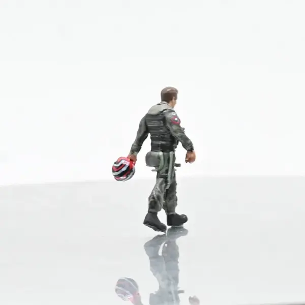 1:72 Scale Top Gun Fighter Pilot Figure - Image 3