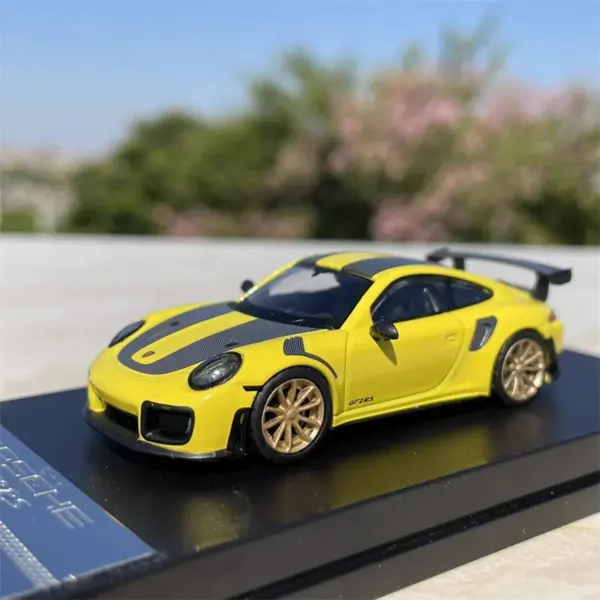 1:64 Scale Diecast Metal Sports Car Model