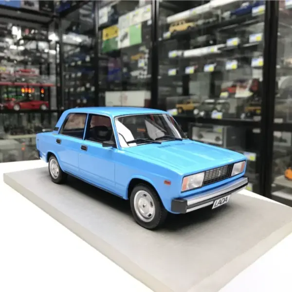 1/18 Scale LADA 2105 Vintage Resin Model Car