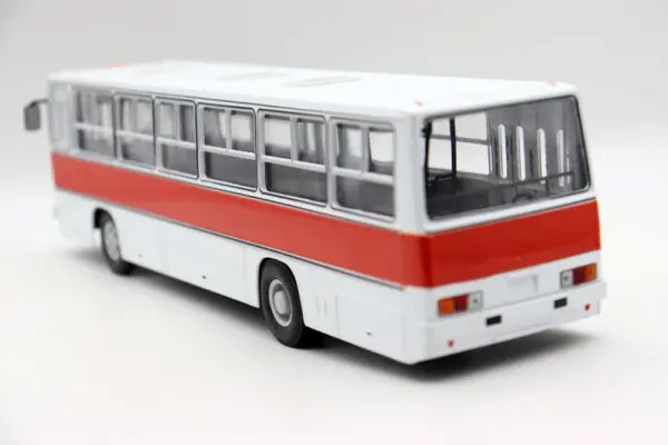 Ikarus 260 Diecast Bus Model 1/43 Scale - Image 4