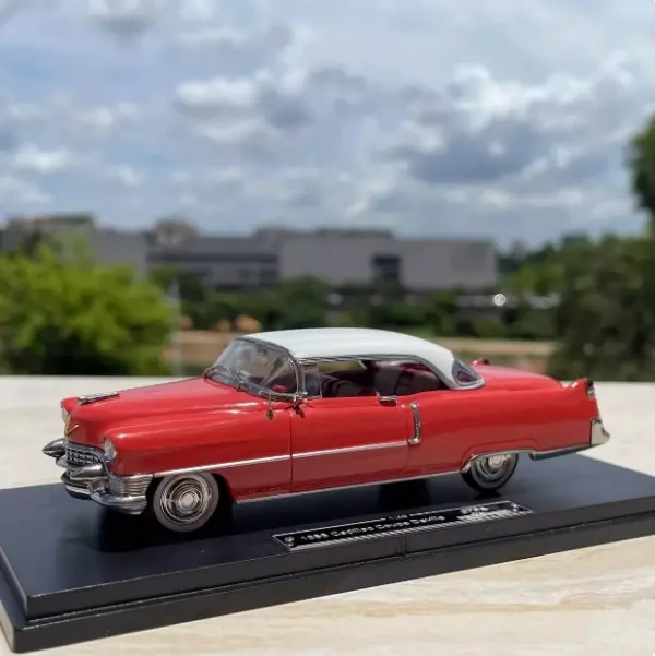 1:43 Scale Diecast Alloy Cadillac Coupe Model - Image 14