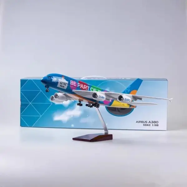 Emirates Airlines Airbus A380/B777 Model Plane - Image 2