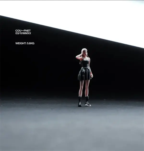 1:64 Scale Resin Miniature Girl Action Figure - Image 4