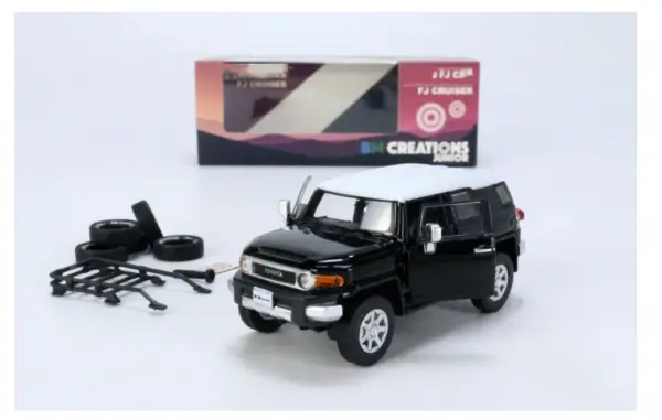 1/64 Scale 2015 FJ Cruiser Diecast Model - Image 2