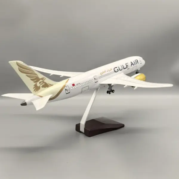 Gulf Air B787 Diecast Resin Model Airplane - Image 6