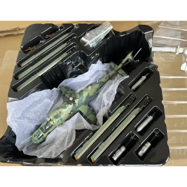 1/72 Scale Russian Mi-24V Helicopter Model - Image 6