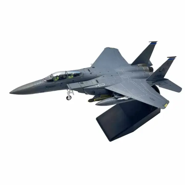 1/100 Scale F-15E Strike Eagle Model Aircraft - Image 6