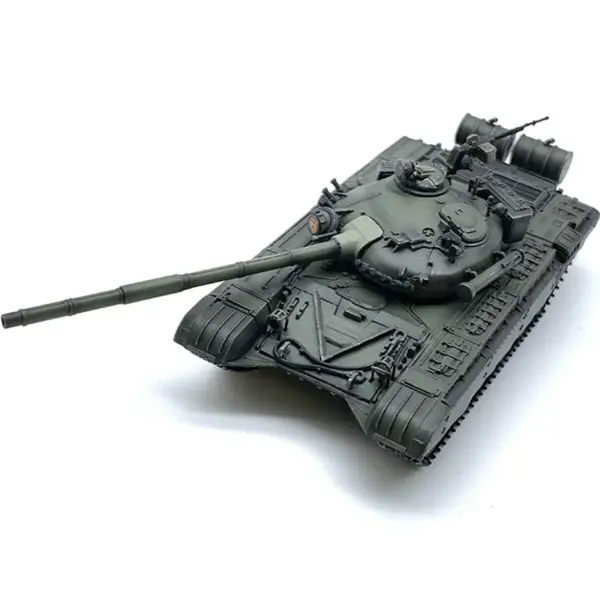 1:72 Scale Russian T-72A Battle Tank Model - Image 3