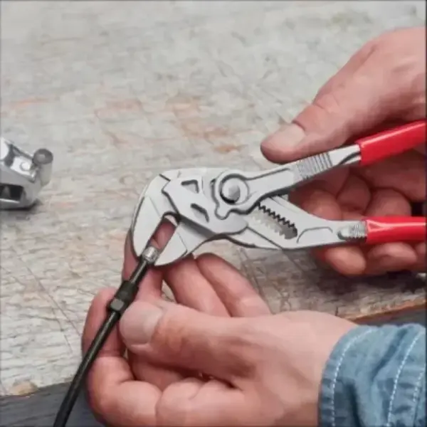 Adjustable Pipe Wrench Multi-Function Tool - Image 4