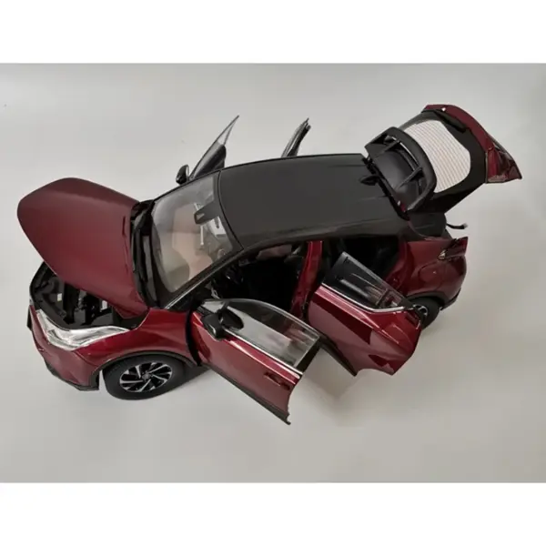 1:18 Scale Alloy IZOA SUV Diecast Car Model - Image 3